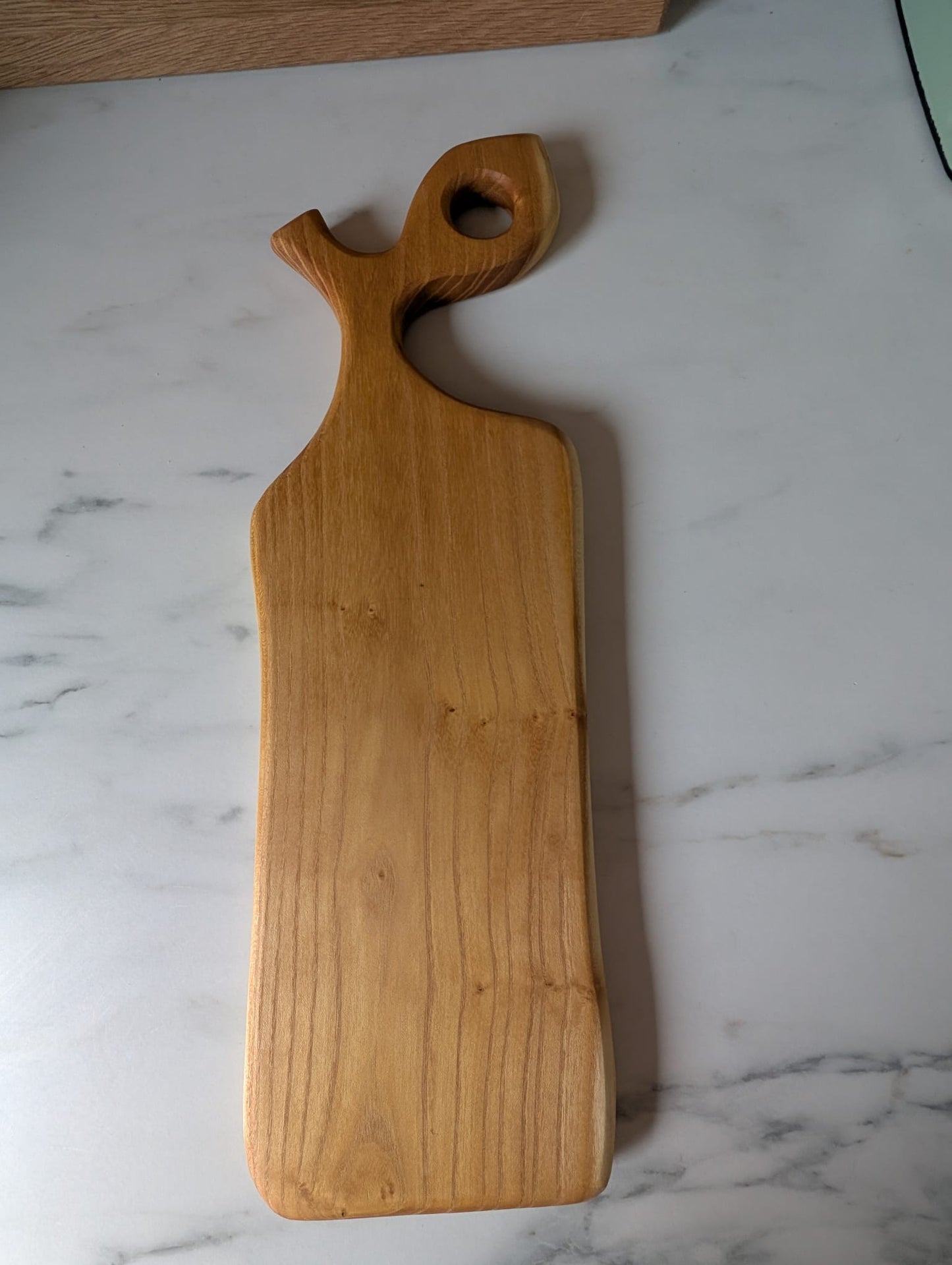 🪵 Hand-Carved Hardwood Paddle Serving Boards