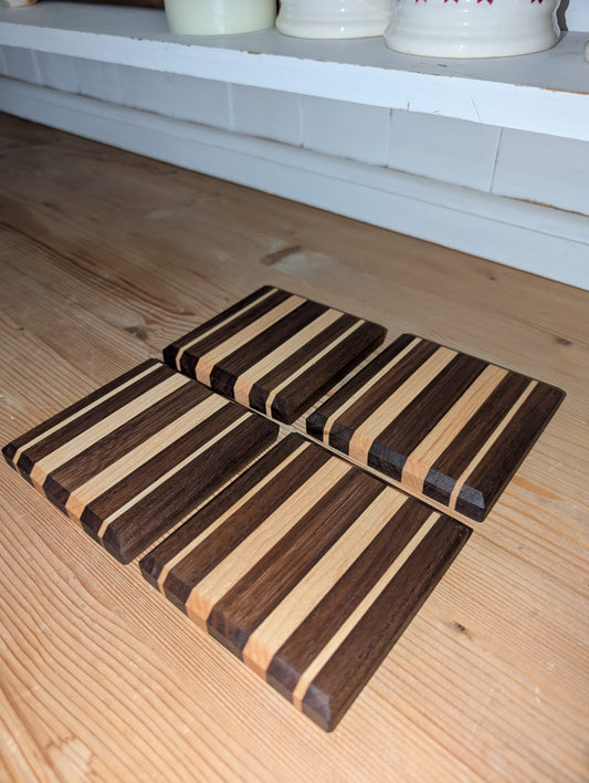 🪵 Wooden Coaster Set – Walnut and Maple | Set of 4