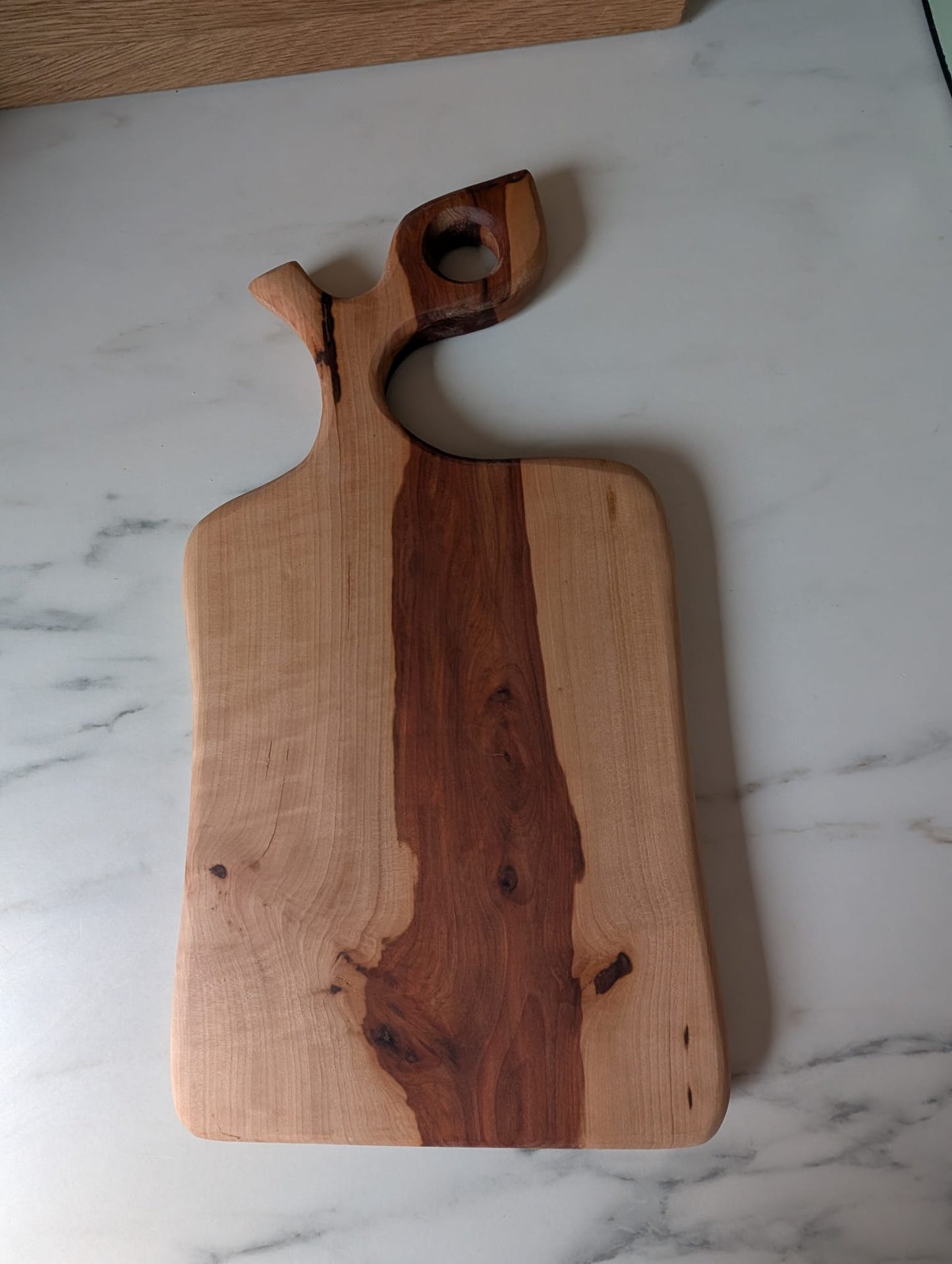 🪵 Hand-Carved Hardwood Paddle Serving Boards