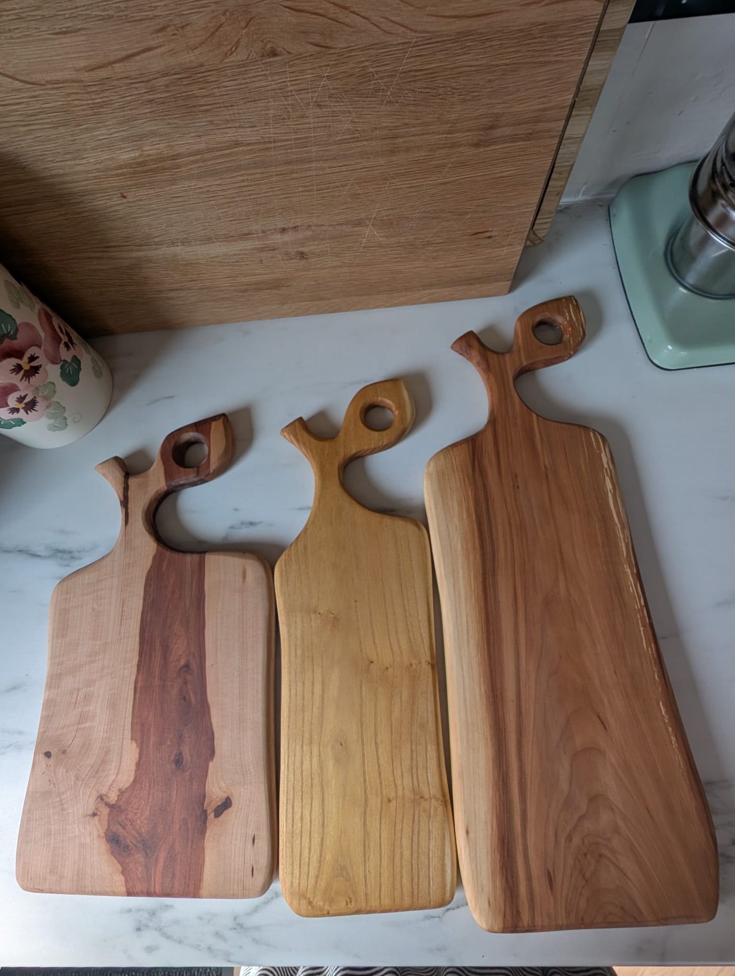 🪵 Hand-Carved Hardwood Paddle Serving Boards