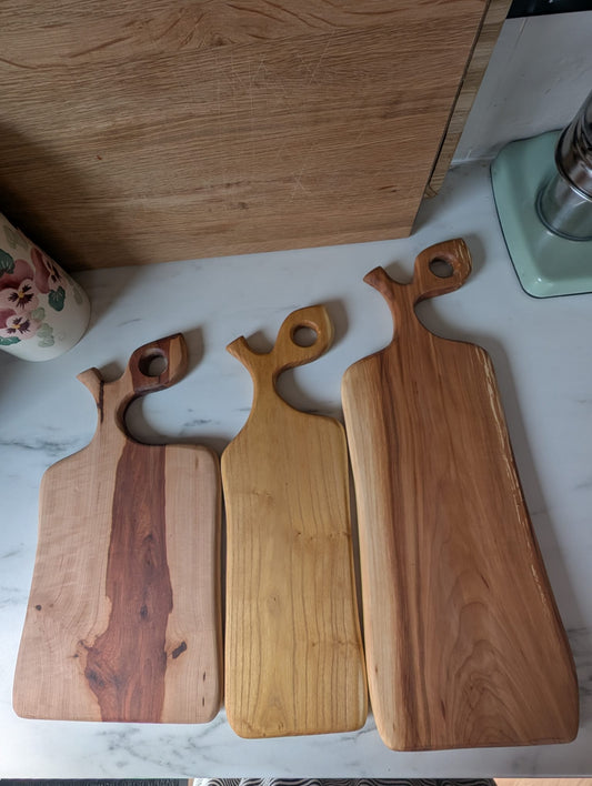 🪵 Hand-Carved Hardwood Paddle Serving Boards