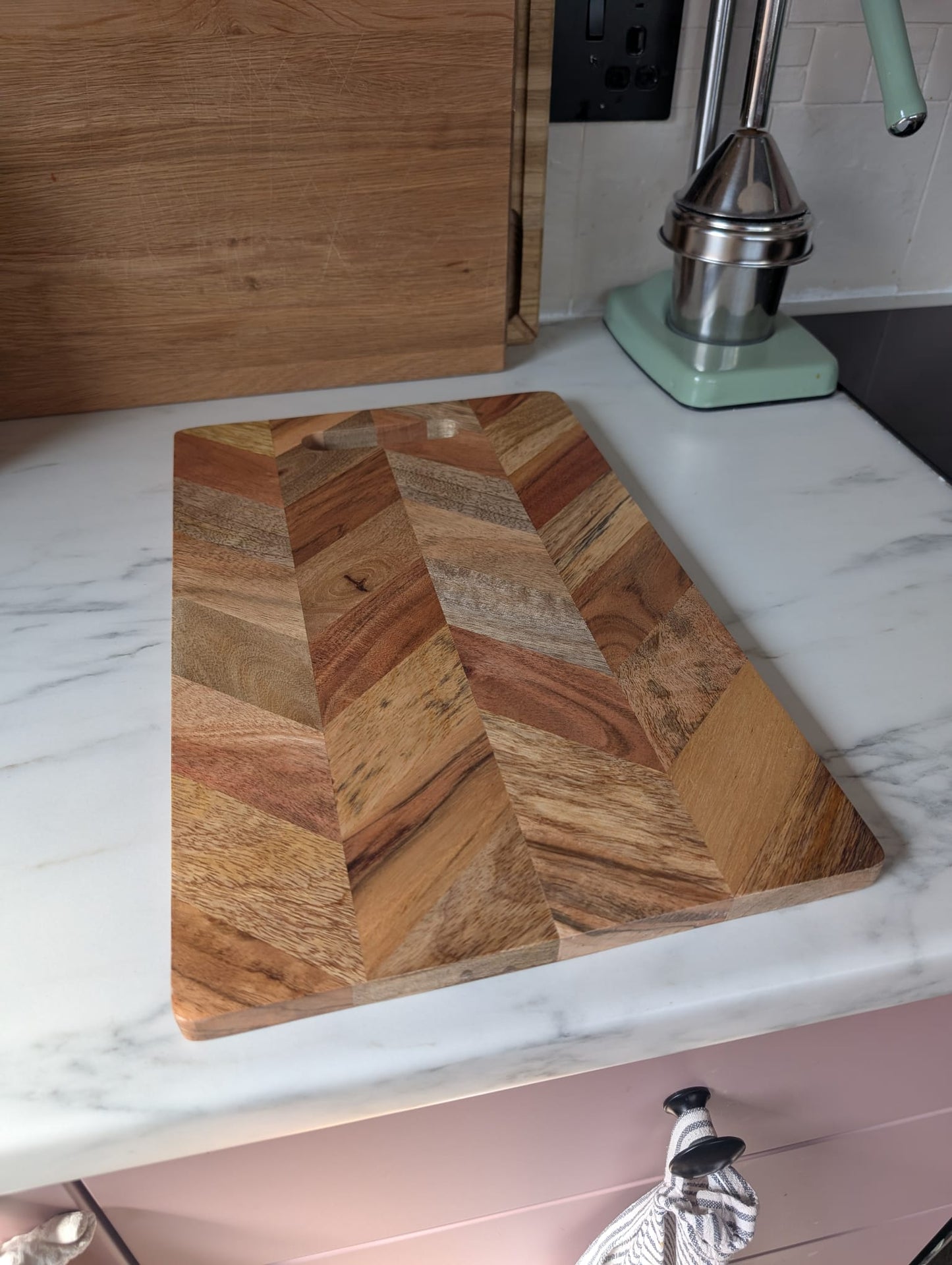 🪵 Herringbone Acacia & Mango Wood Serving Board